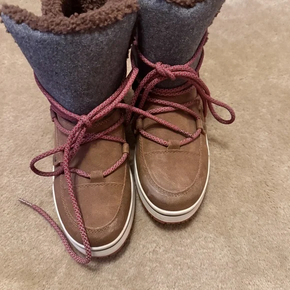 Women’s Brown winter boots - Picture 3 of 3